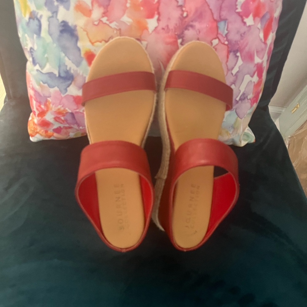 JOURNEE RED WEDGES 10